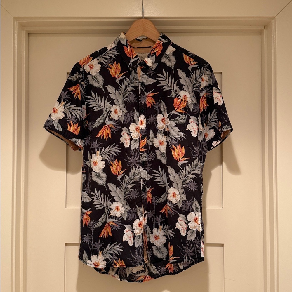 7Diamonds Tropical Floral Hawaiian Shirt Men’s Medium Black Resort Camp Collar - Picture 6 of 9